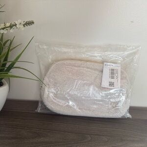 NWT- Lululemon Everywhere Belt Bag Fleece